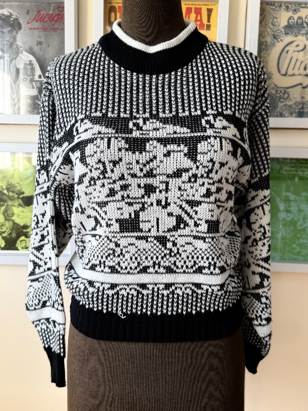Vintage 80s/90s Black & White Novelty Jacquard Knit Statement Sweater